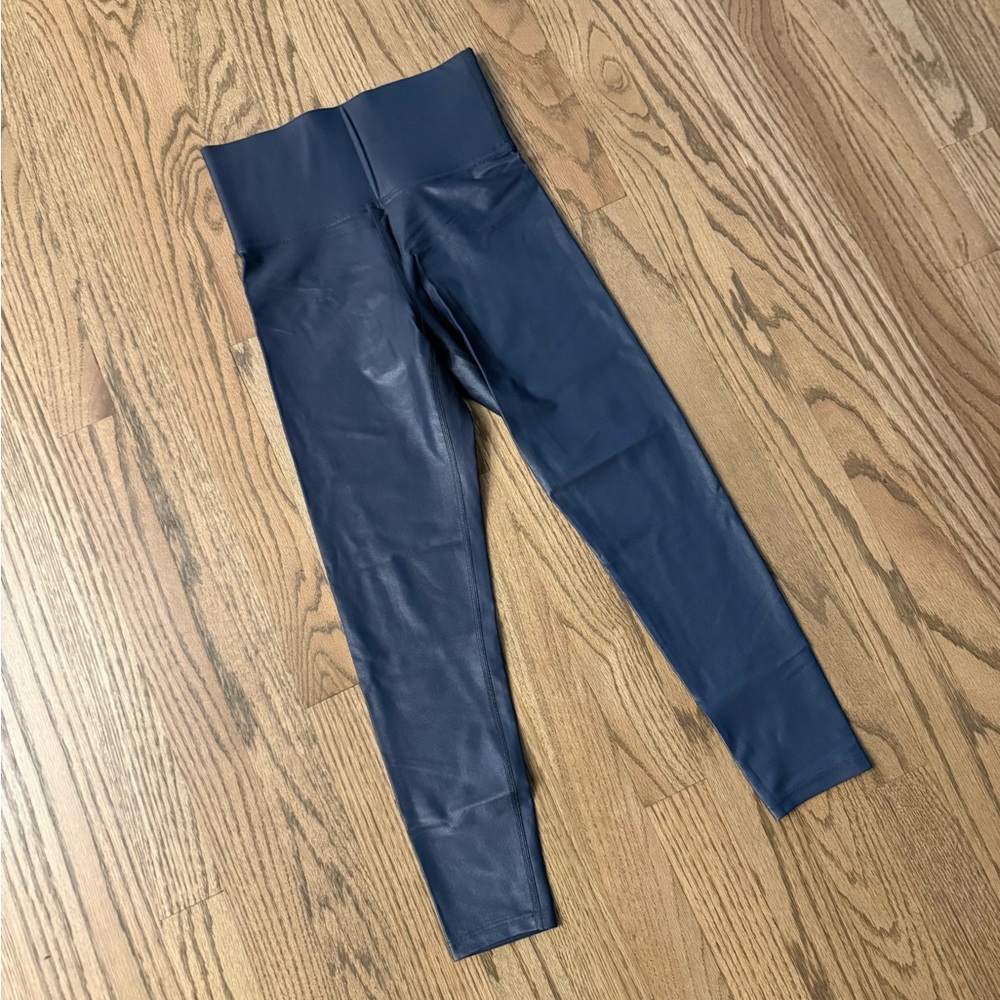 CARBON 38 Legging in Takara Shine 7/8 Length